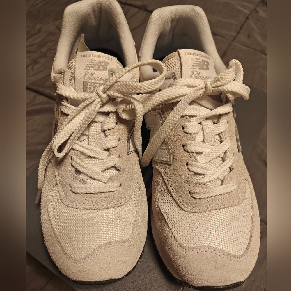 New balance 574 Core women size 8.5, grey white